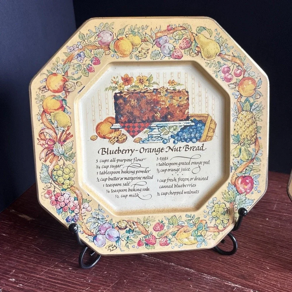 Vtg 1982 Avon Printed Recipe Tin Plates For Hanging England Set of 2 Granny Core